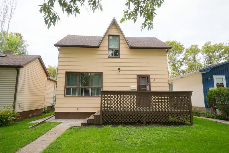 FEATURED LISTING: 111 7th St NW Portage la Prairie