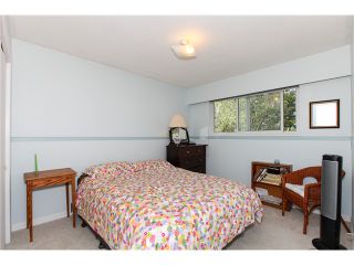 Photo 7: 5243 57A Street in Ladner: Hawthorne 1/2 Duplex for sale in "HAWTHORNE" : MLS®# V984688