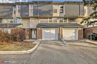 Main Photo: 394 Brae Glen Crescent SW in Calgary: Braeside Row/Townhouse for sale : MLS®# A2094510