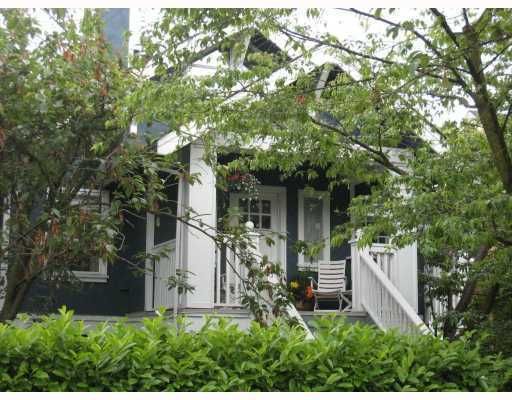 Main Photo: 140 W 14TH Avenue in Vancouver: Mount Pleasant VW Townhouse for sale (Vancouver West)  : MLS®# V782361