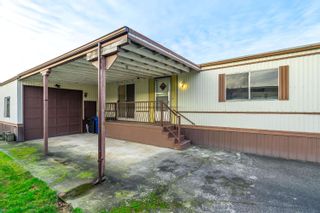 Photo 2: 1892 SHORE Crescent in Abbotsford: Central Abbotsford Manufactured Home for sale in "Park Meadow" : MLS®# R2637272