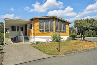 Photo 1: 55 1640 162 Street in Surrey: King George Corridor Manufactured Home for sale in "CHERRY BROOKE PARK" (South Surrey White Rock)  : MLS®# R2785558