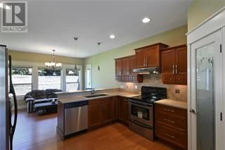Photo 13: 1726 Markham Court in Kelowna: House for sale : MLS®# 10288241