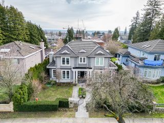 Photo 2: 1028 W 58TH Avenue in Vancouver: South Granville House for sale (Vancouver West)  : MLS®# R2859603