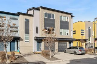 Photo 2: 432 Covecreek Circle NE in Calgary: Coventry Hills Row/Townhouse for sale : MLS®# A2120959