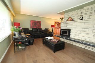 Photo 4: 2051 YEOVIL Avenue in Burnaby: Montecito House for sale (Burnaby North)  : MLS®# R2028496