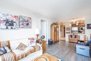 Photo 3: 906 813 AGNES Street in New Westminster: Downtown NW Condo for sale : MLS®# R2382886