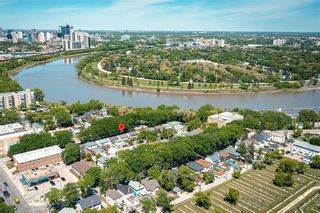 Photo 3: 400 Woodward Avenue in Winnipeg: Residential for sale (1A)  : MLS®# 202113487