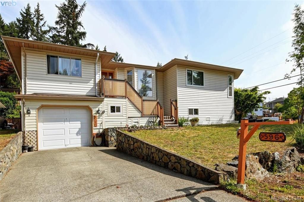Main Photo: 596 Phelps Ave in VICTORIA: La Thetis Heights Half Duplex for sale (Langford)  : MLS®# 821848