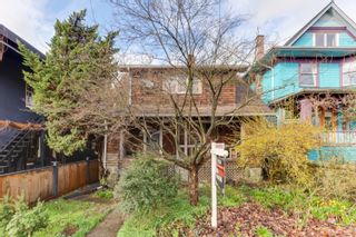 Photo 1: 1617 KITCHENER Street in Vancouver: Grandview Woodland House for sale (Vancouver East)  : MLS®# R2664544