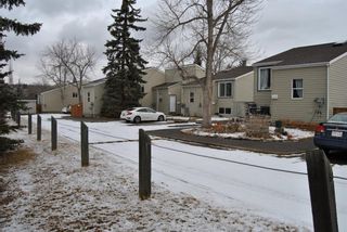 Photo 2: 3 8544 48 Avenue NW in Calgary: Bowness Row/Townhouse for sale : MLS®# A1182155
