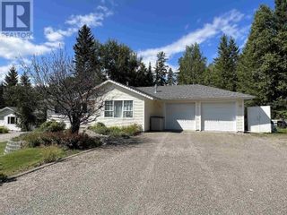 Photo 2: 261 FIEGE ROAD in Quesnel: House for sale : MLS®# R2841028