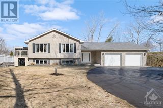 Photo 1: 2605 PIERRETTE DRIVE in Cumberland: House for sale : MLS®# 1382272