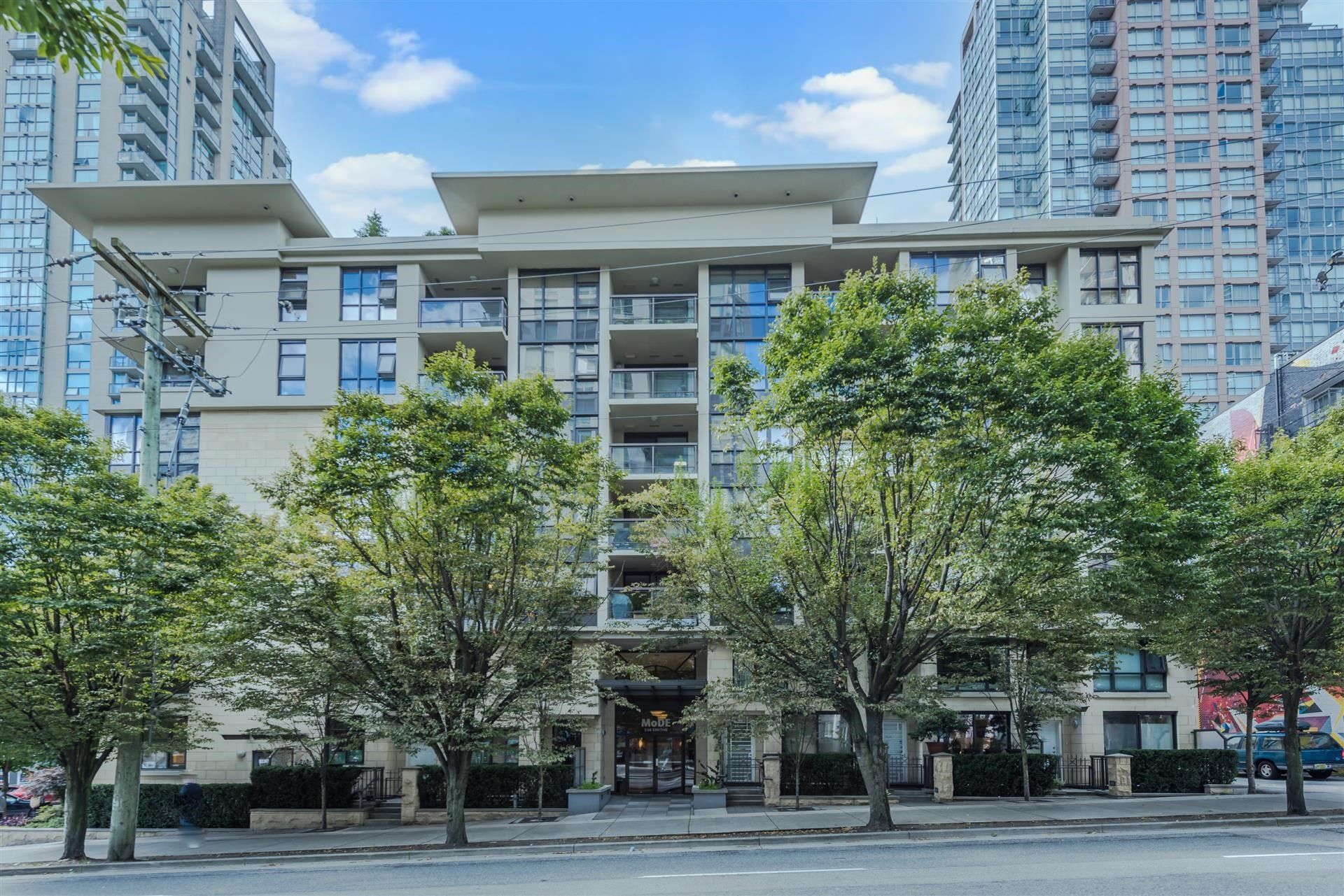 Main Photo: 402 538 SMITHE Street in Vancouver: Downtown VW Condo for sale in "The Mode" (Vancouver West)  : MLS®# R2628689