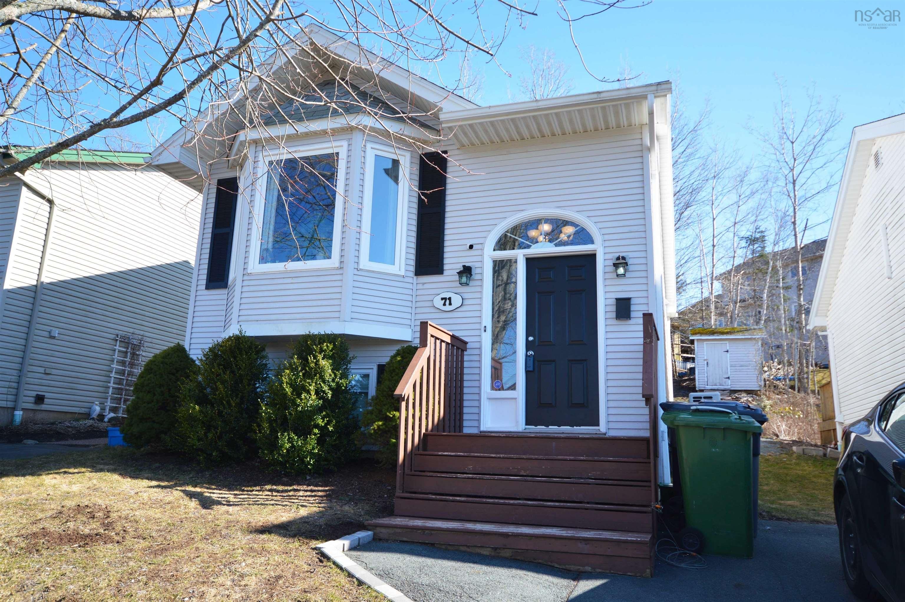 Main Photo: 71 Armcrest Avenue in Lower Sackville: 25-Sackville Residential for sale (Halifax-Dartmouth)  : MLS®# 202305826