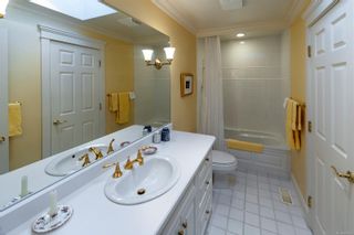 Photo 42: 2520 Cotswold Rd in Oak Bay: OB Uplands House for sale : MLS®# 950036