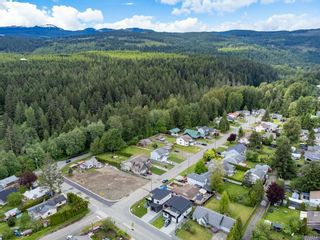Photo 2: 3239 Sutton Ave in Cumberland: CV Cumberland House for sale (Comox Valley)  : MLS®# 907614