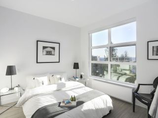 Photo 11: 407 707 E 3RD Street in North Vancouver: Lower Lonsdale Condo for sale in "GREEN ON QUEENSBURY" : MLS®# R2423992