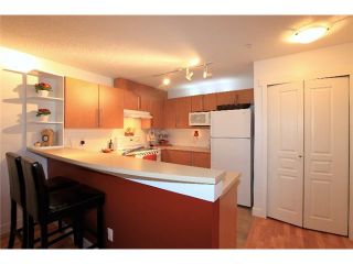 Photo 2: 1135 ROSS Road in North Vancouver: Lynn Valley Condo for sale : MLS®# V995721