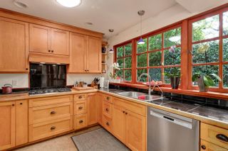 Photo 24: 357 Foul Bay Rd in Victoria: Vi Fairfield East House for sale : MLS®# 935150