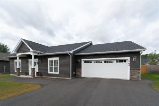 Photo 1: 1745 Greenwood Road in Kingston: 404-Kings County Residential for sale (Annapolis Valley)  : MLS®# 202018303