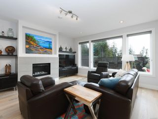 Photo 2: 446 Regency Pl in Colwood: Co Royal Bay House for sale : MLS®# 866896