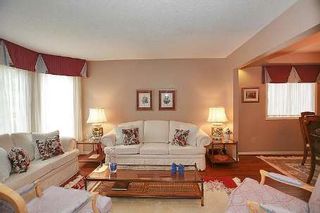 Photo 2: 147 Dawlish Avenue in Aurora: Aurora Highlands House (2-Storey) for sale : MLS®# N2661556