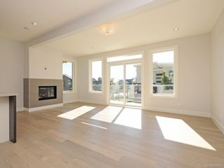Photo 2: 462 Regency Pl in Colwood: Co Royal Bay House for sale : MLS®# 783509