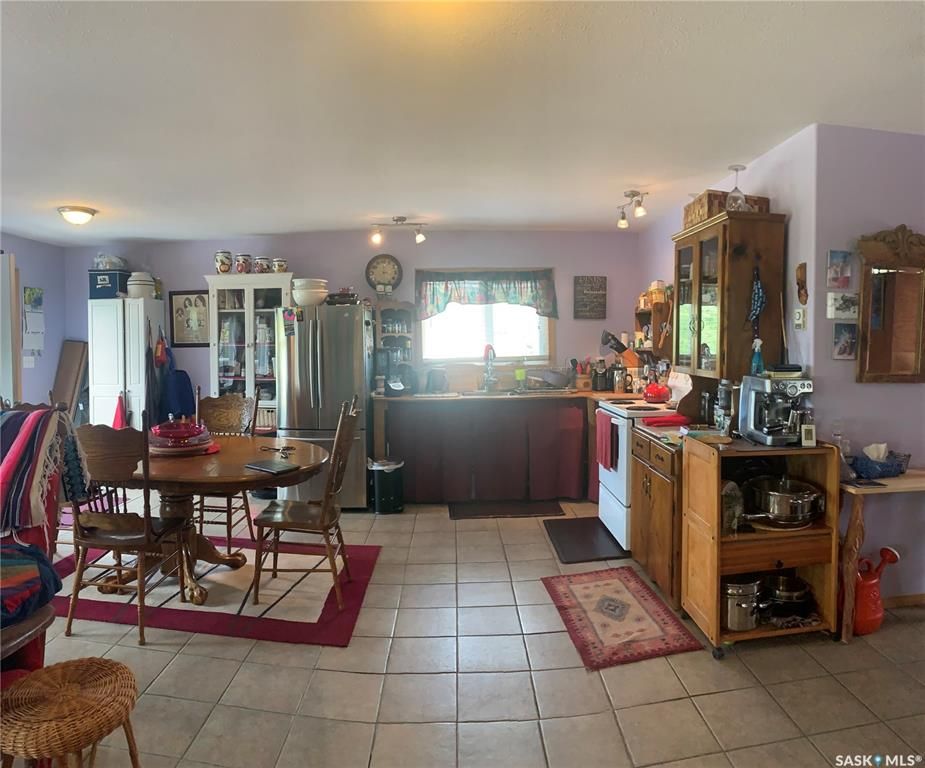 Photo 8: Photos: 217-219 Cumming Avenue in Manitou Beach: Residential for sale : MLS®# SK903234
