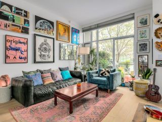 Photo 5: 250 E 7TH Avenue in Vancouver: Mount Pleasant VE Townhouse for sale in "SOCIAL" (Vancouver East)  : MLS®# R2693503