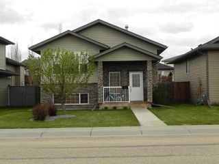 Main Photo: 77 Terrace Heights Drive: Lacombe Detached for sale : MLS®# A2132897