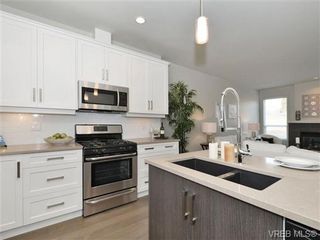 Photo 9: 742 Violet Ave in VICTORIA: SW Marigold Half Duplex for sale (Saanich West)  : MLS®# 692659