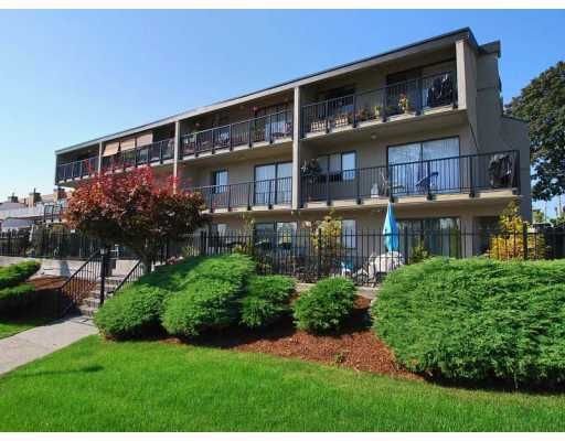 Main Photo: 106 803 QUEENS Avenue in New_Westminster: Uptown NW Condo for sale in "Sundayle Manor" (New Westminster)  : MLS®# V747845