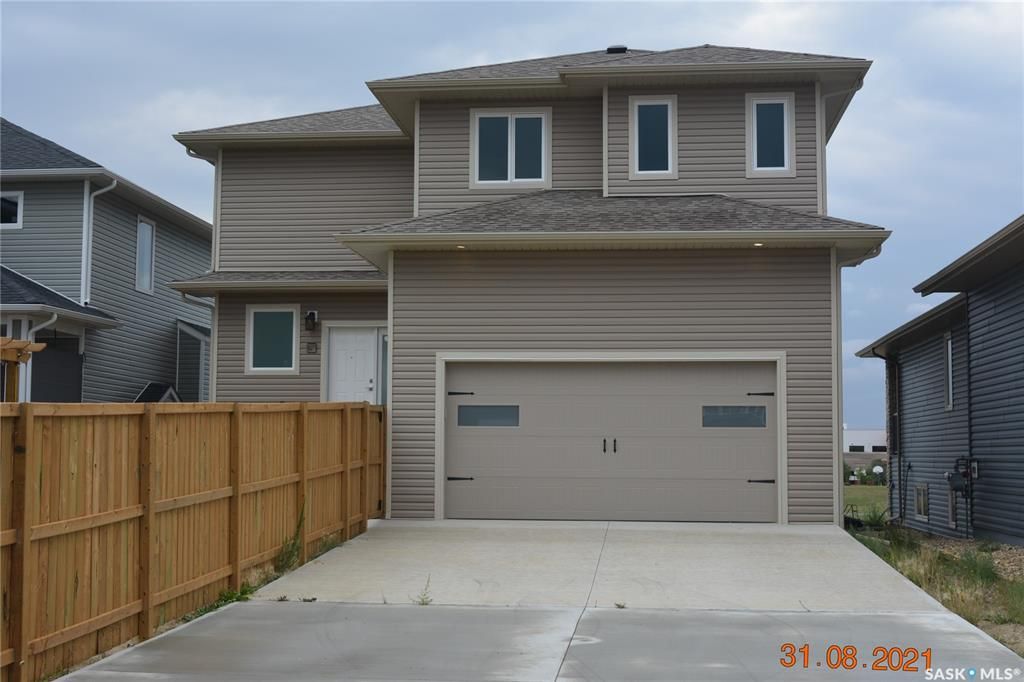 Main Photo: 641 DOUGLAS Drive in Swift Current: Residential for sale : MLS®# SK909932
