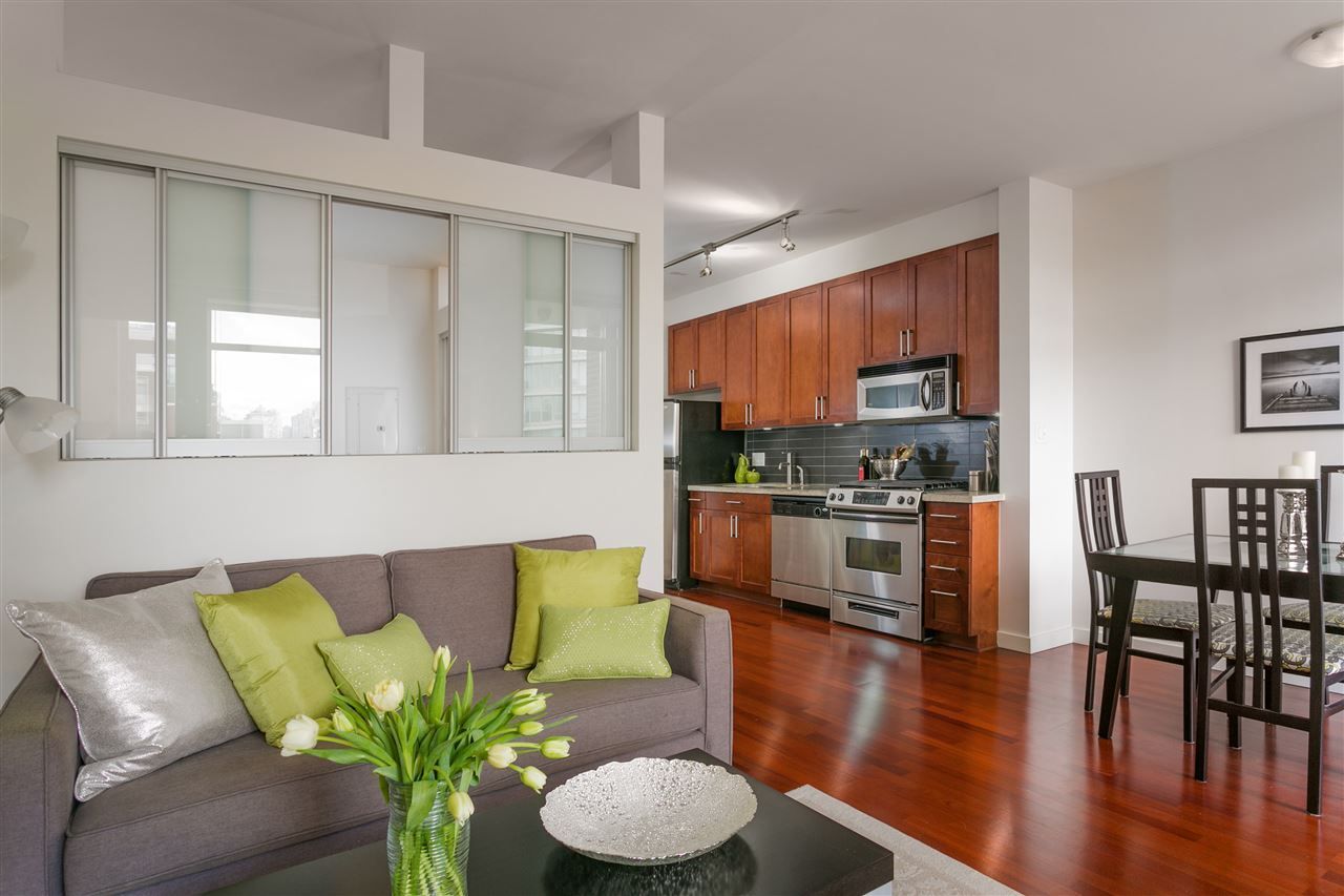 Main Photo: 306 2055 YUKON Street in Vancouver: False Creek Condo for sale in "MONTREUX" (Vancouver West)  : MLS®# R2238988