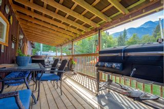 Photo 9: 33 BRACKEN Parkway in Squamish: Brackendale Manufactured Home for sale : MLS®# R2869641