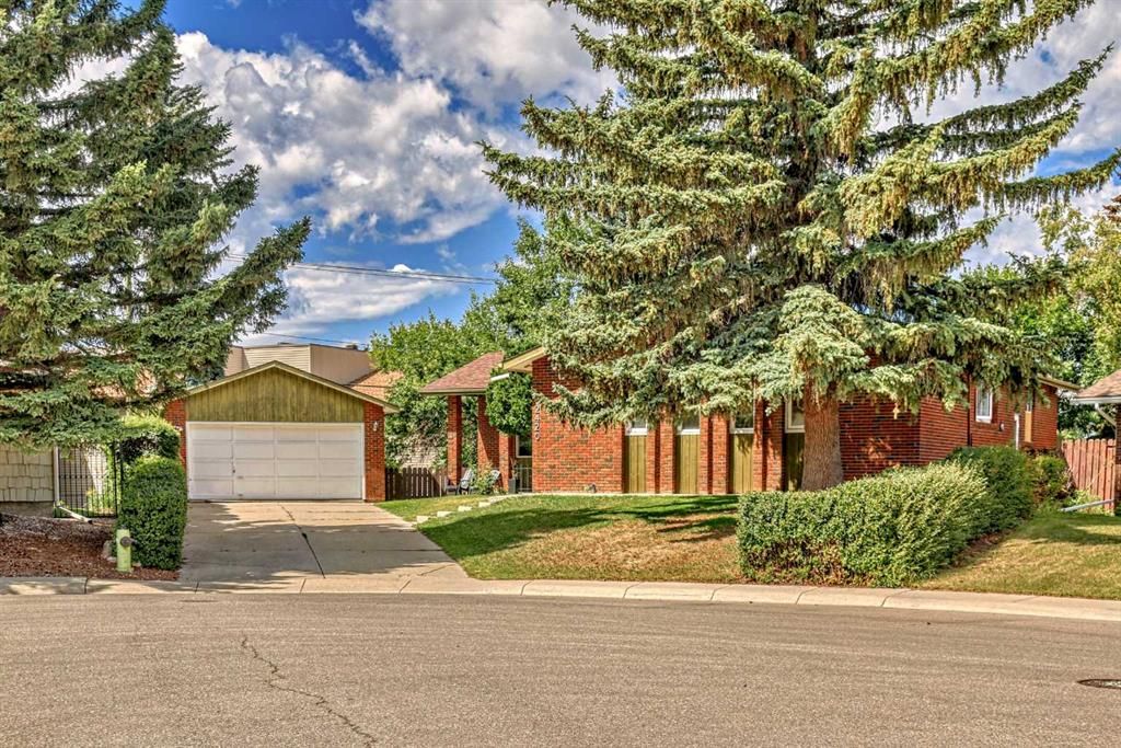 Main Photo: 2420 Palismount Place SW in Calgary: Palliser Detached for sale : MLS®# A2072797