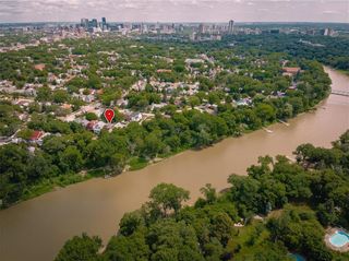 Photo 35: 445 Dominion Street in Winnipeg: Wolseley Residential for sale (5B)  : MLS®# 202325835