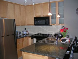 Photo 2: 803 989 RICHARDS Street in Vancouver: Downtown VW Condo for sale in "MONDRIAN" (Vancouver West)  : MLS®# R2175758