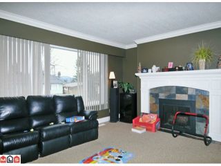 Photo 2: 7687 JUNIPER ST in Mission: Mission BC House for sale : MLS®# F1120098