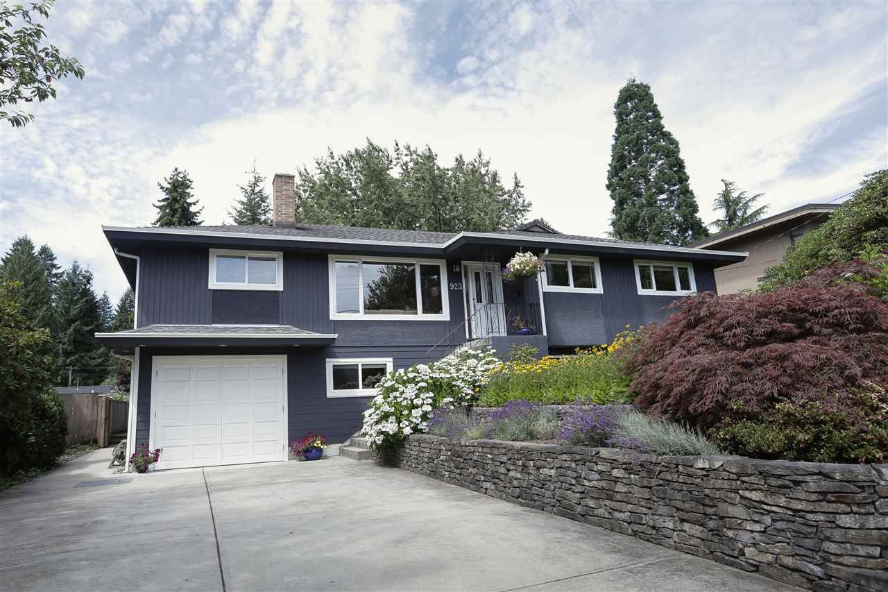 Main Photo: 923 PLYMOUTH Drive in North Vancouver: Windsor Park NV House for sale : MLS®# R2252737
