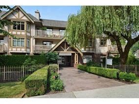 Photo 1: 305 2059 CHESTERFIELD Avenue in North Vancouver: Central Lonsdale Condo for sale in "Ridge Park Gardens" : MLS®# R2076496