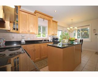 Photo 4: 4566 RUMBLE Street in Burnaby: South Slope House for sale (Burnaby South)  : MLS®# V790241