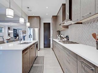 Photo 10: 5204 20 Street SW in Calgary: North Glenmore Park Semi Detached (Half Duplex) for sale : MLS®# A2106669