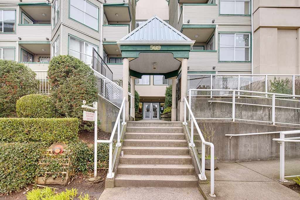 Main Photo: 305 509 CARNARVON Street in New Westminster: Downtown NW Condo for sale in "HILLSIDE PLACE" : MLS®# R2244471