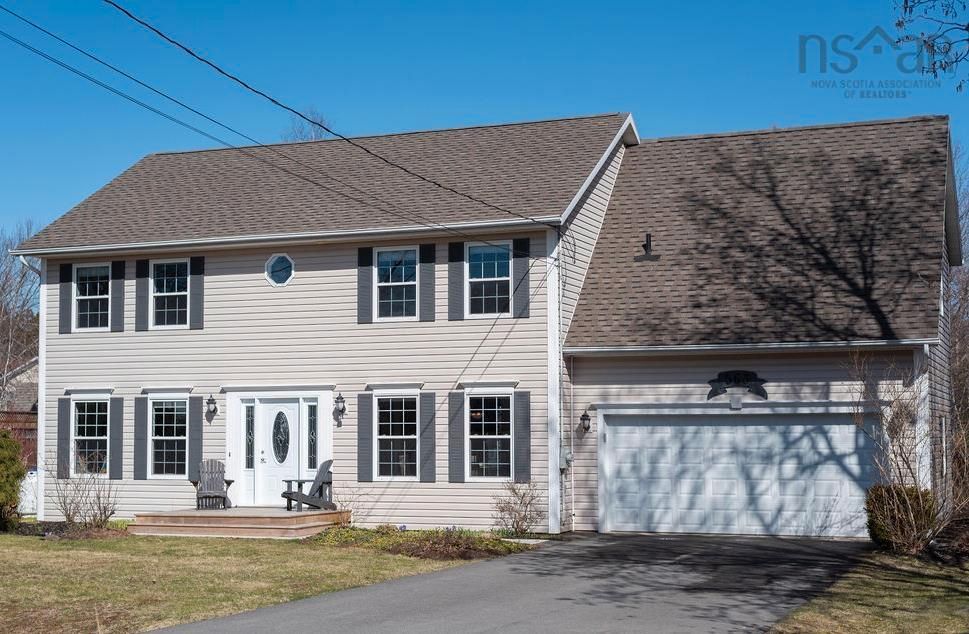 Main Photo: 563 Heather Crescent in Kingston: Kings County Residential for sale (Annapolis Valley)  : MLS®# 202206935