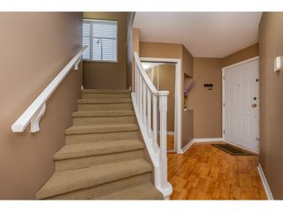 Photo 3: 27 31501 UPPER MACLURE Road in Abbotsford: Abbotsford West Townhouse for sale in "Maclure Walk" : MLS®# R2346484