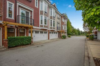 Photo 2: 101 20738 84 Avenue in Langley: Willoughby Heights Townhouse for sale in "Yorkson Creek" : MLS®# R2731127