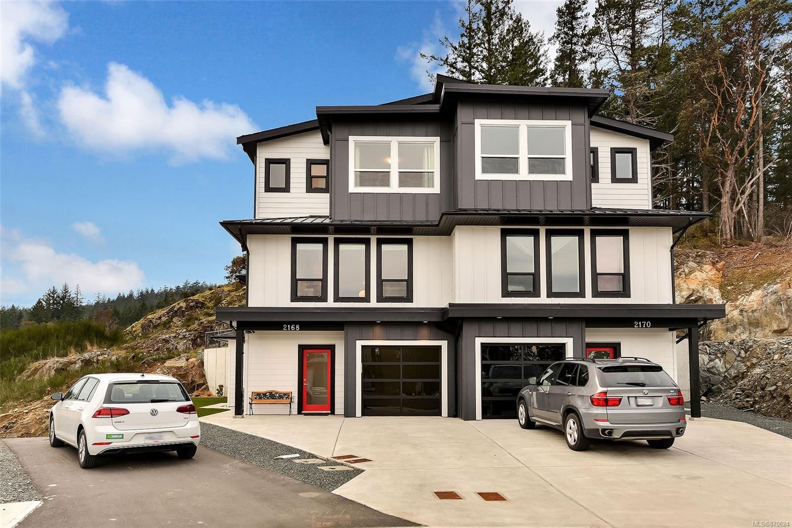 Main Photo: 2168 Mountain Heights Dr in Sooke: Sk Broomhill Half Duplex for sale : MLS®# 870624