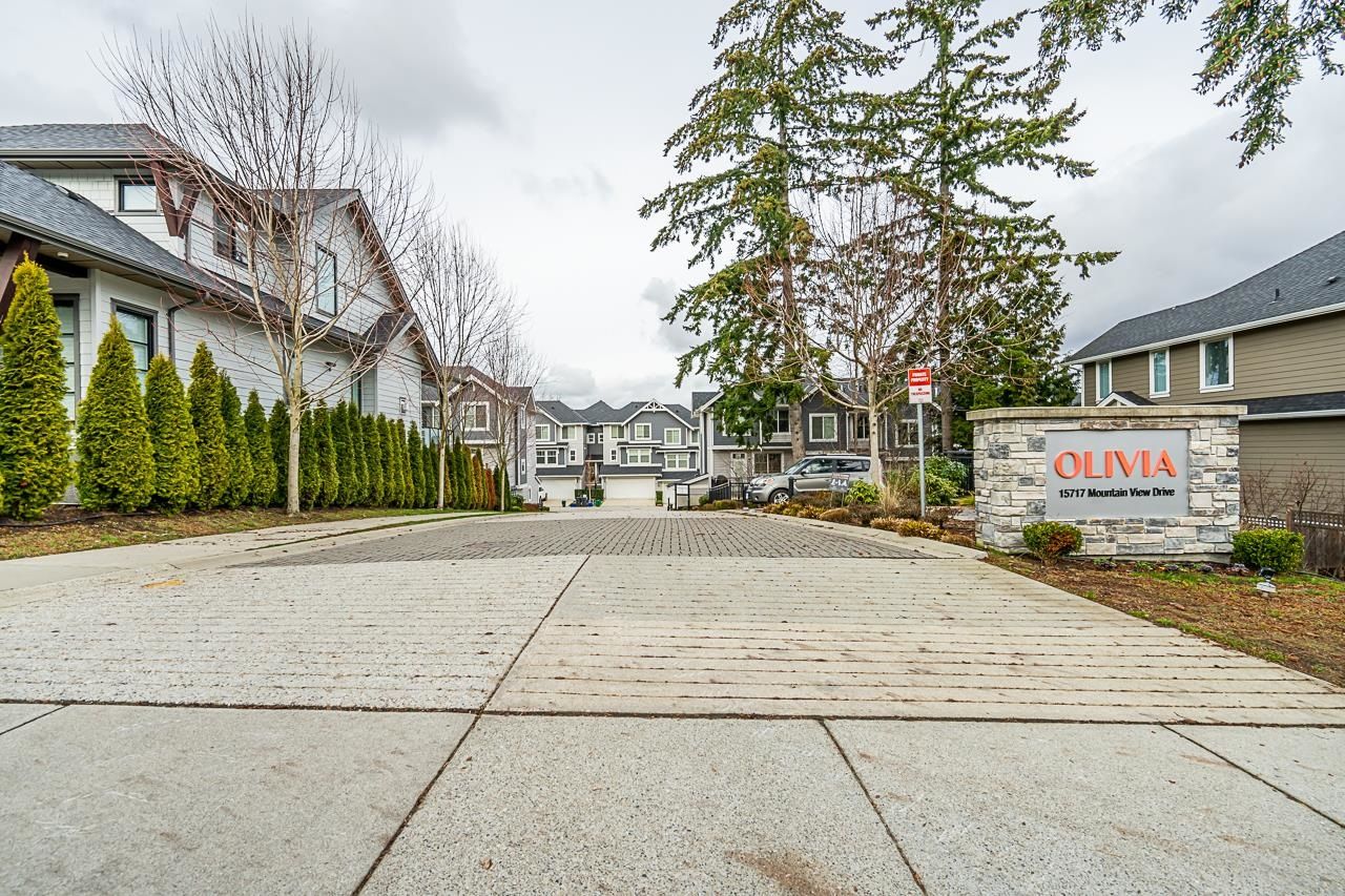 Main Photo: 13 15717 MOUNTAIN VIEW DRIVE in Surrey: Grandview Surrey Townhouse for sale (South Surrey White Rock)  : MLS®# R2752562
